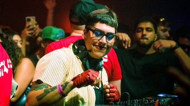 Photo of set Annika Wolfe.