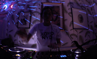 Photo of set Artwork.