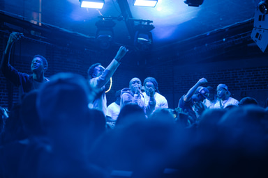 Photo of set Bizzy Banks.