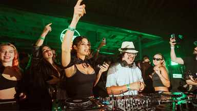 Photo of set Blake & Fifi.