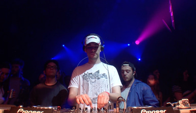 Photo of set Detente.