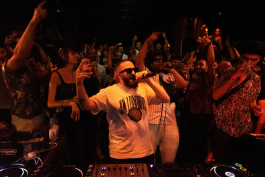 Photo of set Bu Kolthoum, Jundi Majhul, Ebn Hoari, Tamman, Malkom, Abu Muhammad.