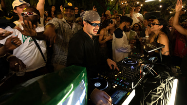 Photo of set Falcons.