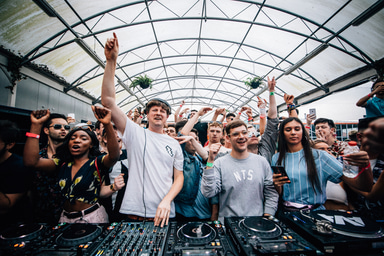 Photo of set Mano Le Tough.