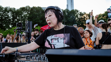 Photo of set Hiroko Yamamura.