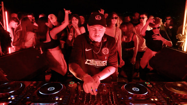 Photo of set Luca Durán.