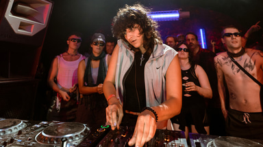 Photo of set mad miran.