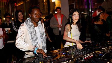 Photo of set Mapamota b2b Gbenga.