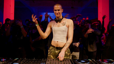 Photo of set Nakrasia.