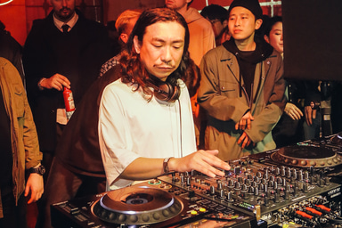 Photo of set DJ Nobu.