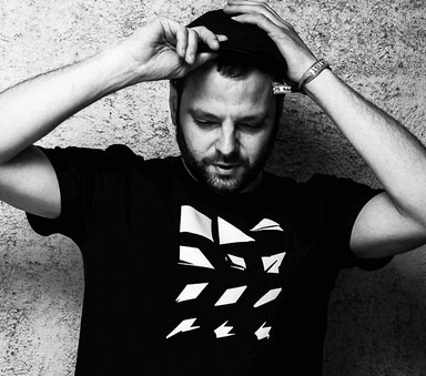 Photo of set Pablo Valentino.