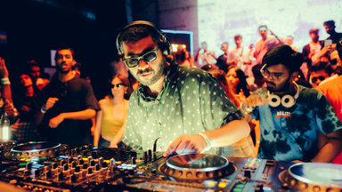 Photo of set Rafiki.