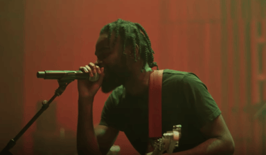 Photo of set Mansur Brown.