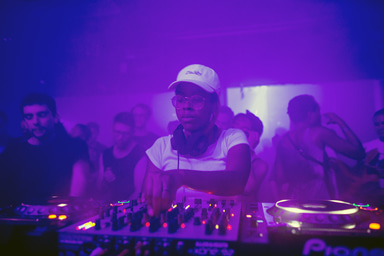 Photo of set SHYBOI.