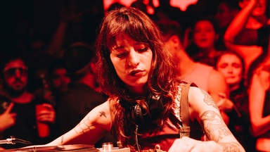 Photo of set Sol Ortega.