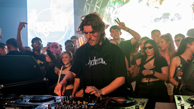 Photo of set Tommy Holohan.