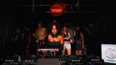 Photo of set Yasmin Regisford.