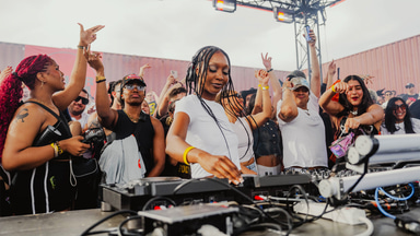 Photo of set Young Teesh.