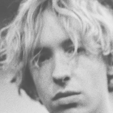 Photo of set Daniel Avery.