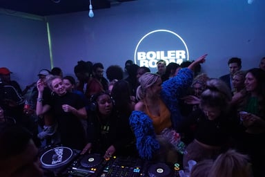 Photo of set GCDJ.
