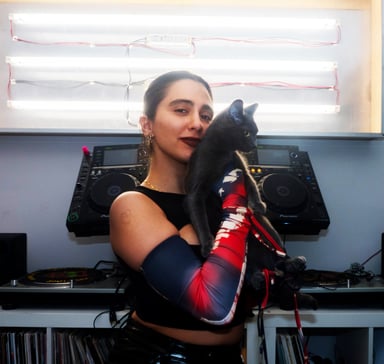 Photo of set Nadine Artois.