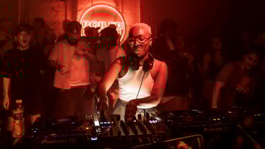 Photo of set Abena.