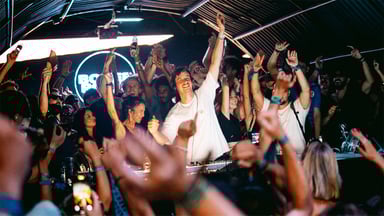 Photo of set Benwal.