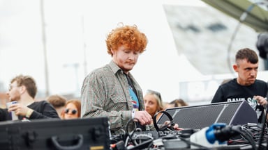 Photo of set Brién.