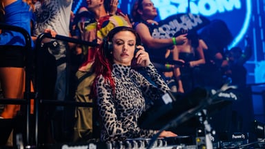 Photo of set Lee Ann Roberts.