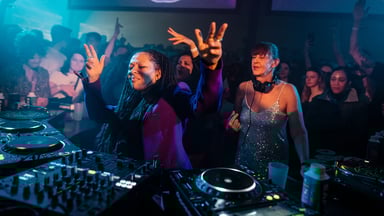 Photo of set DJ Storm b2b DJ Flight.
