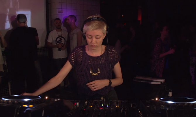 Photo of set Kate Miller.