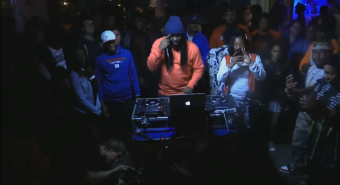 Photo of set Lil Man.