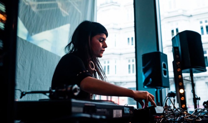 Photo of set Sofia Kourtesis.