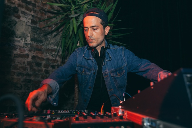 Flyer for event Insanlar.