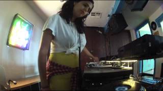 Photo of set Mor Elian.