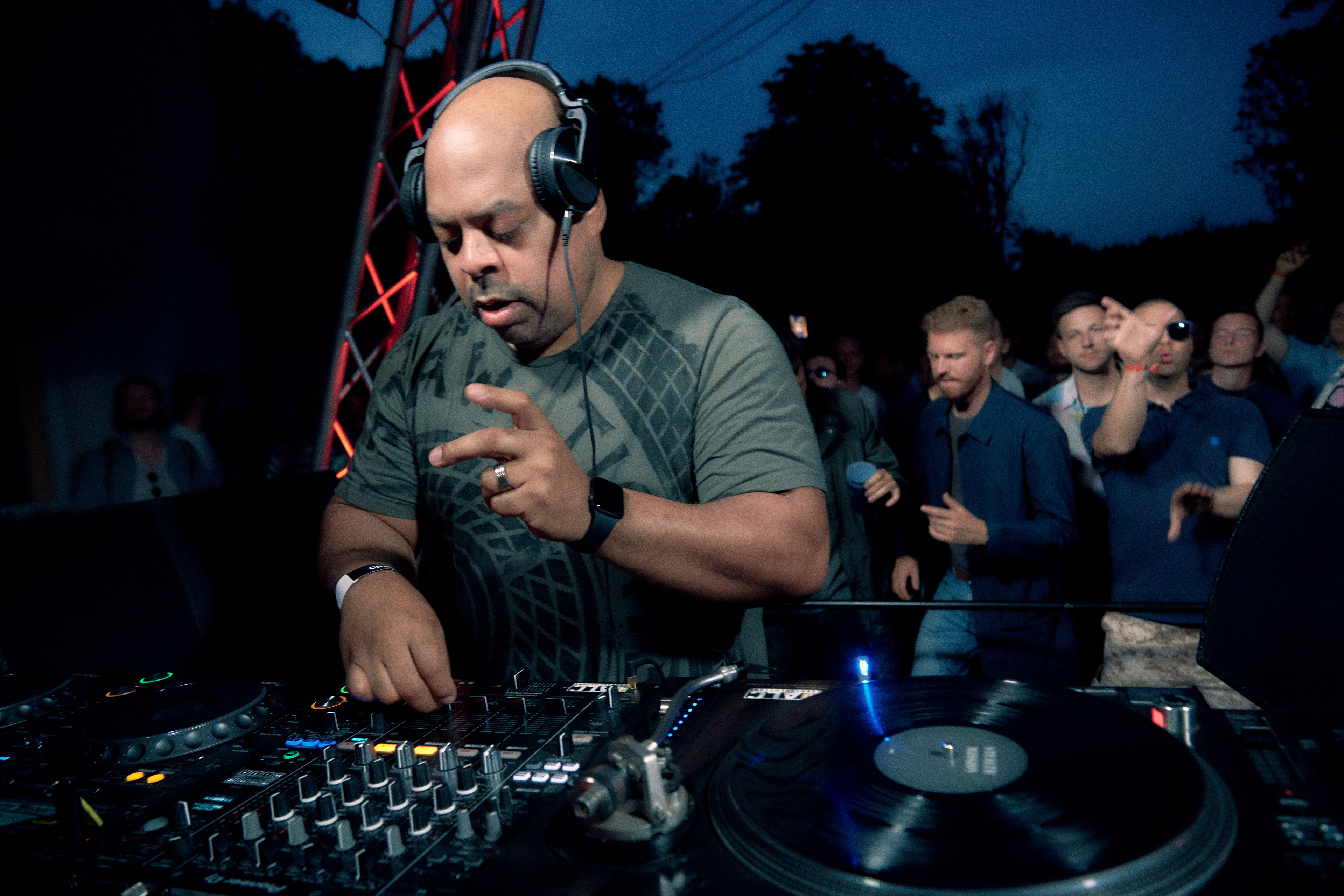 Photo of set DJ Bone.