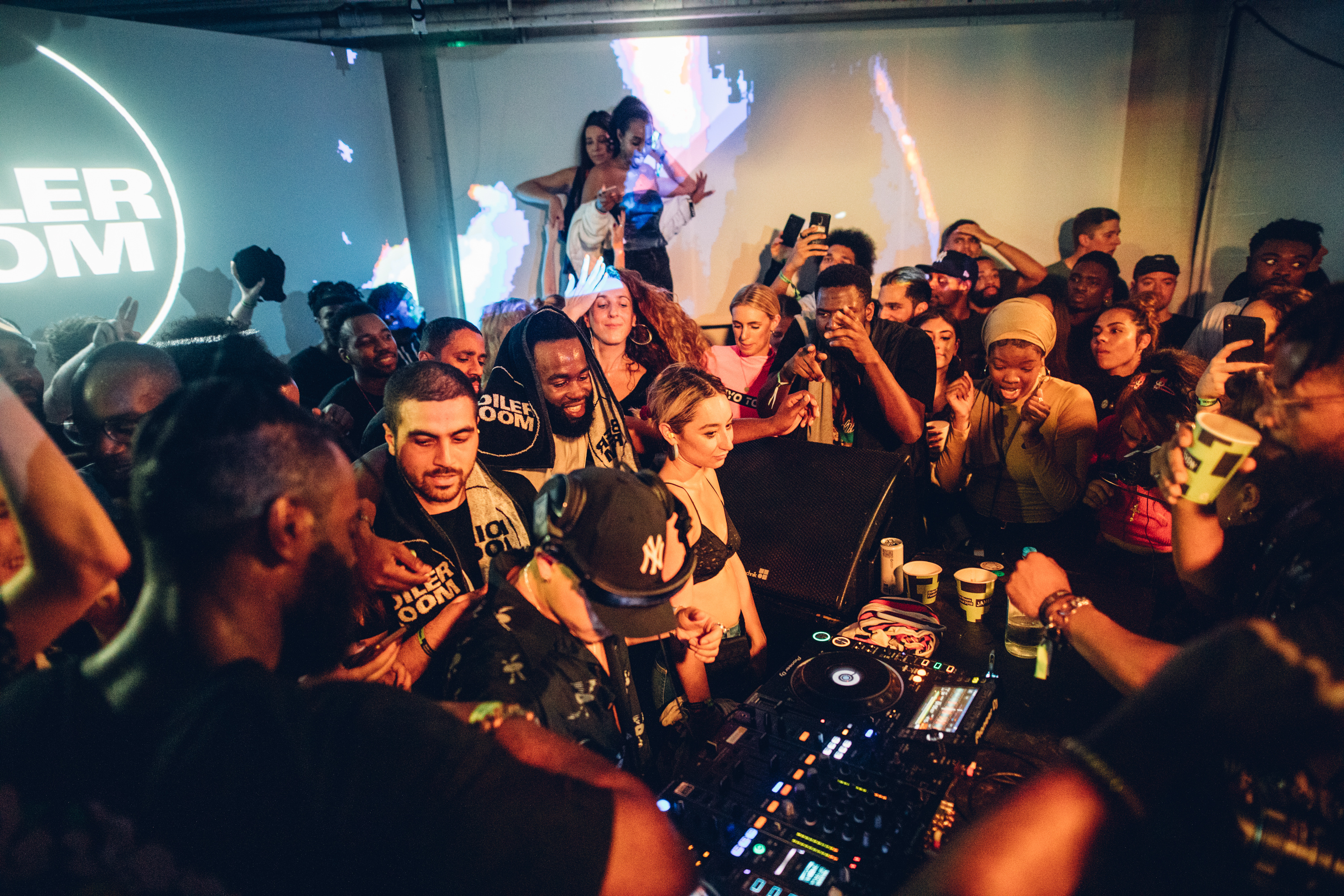 Photo of set Joe Kay.