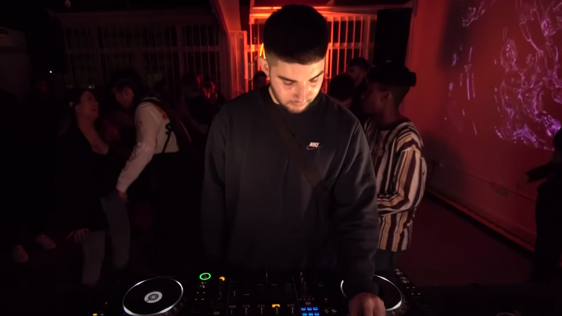 Photo of set Benteki.