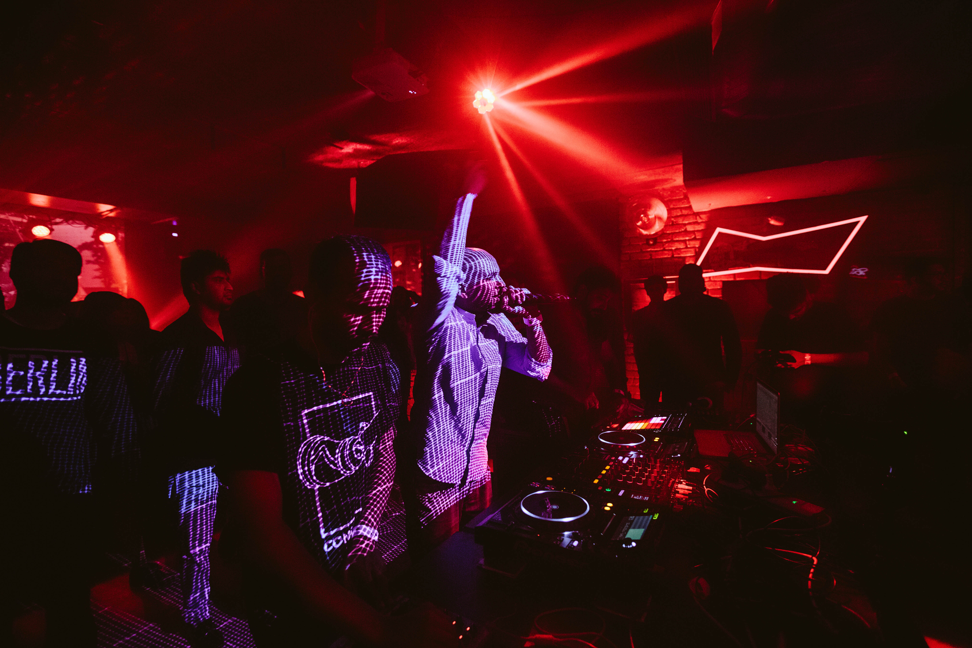 Photo of set Aerate Sound.