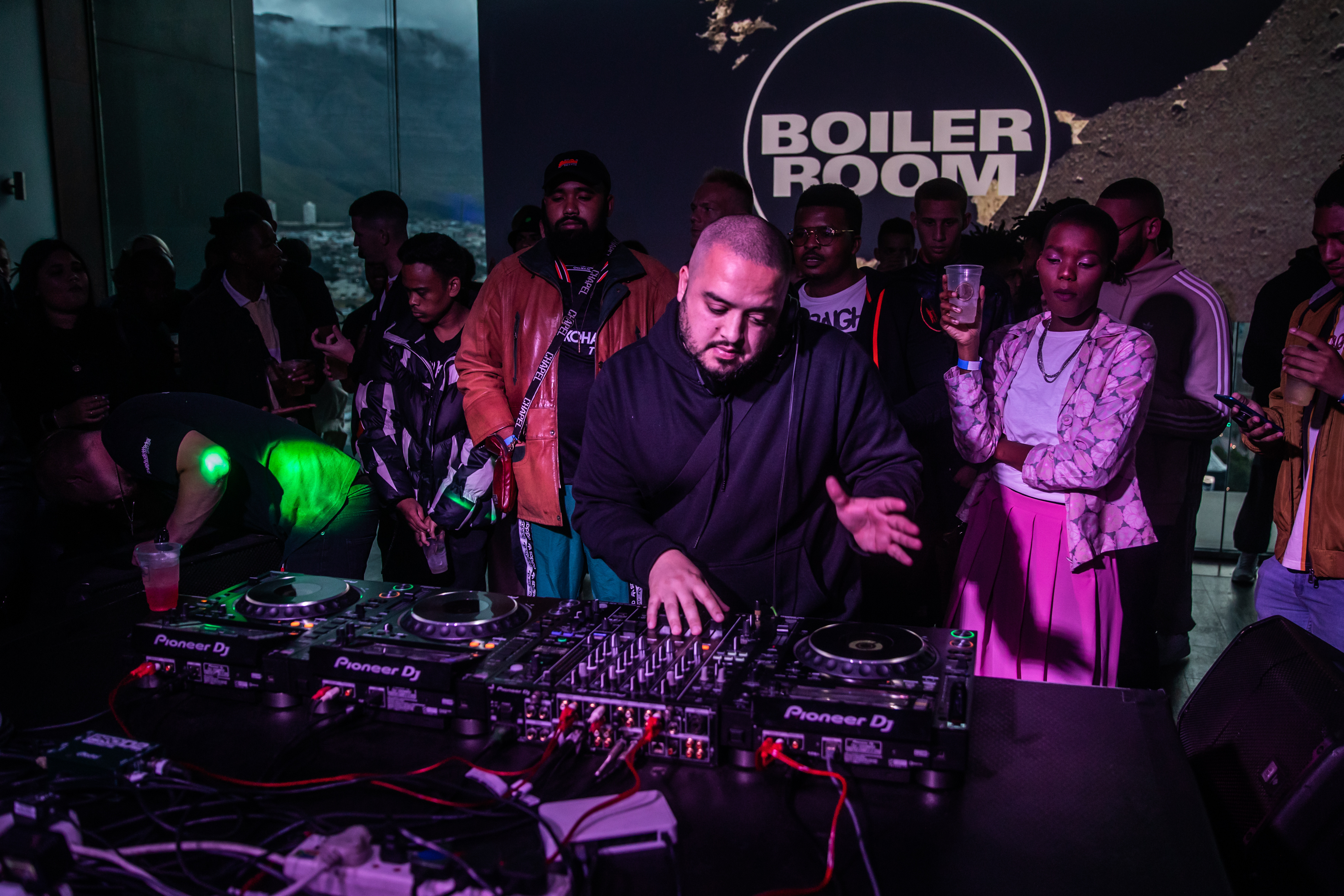 Photo of set Bryan Travis.