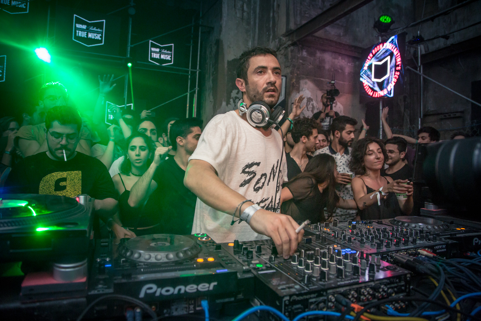 Flyer for event 3lias.