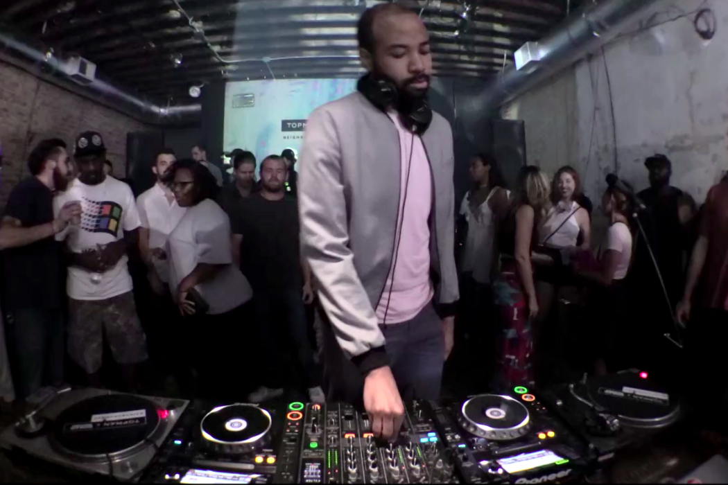 Photo of set Jay Simon.