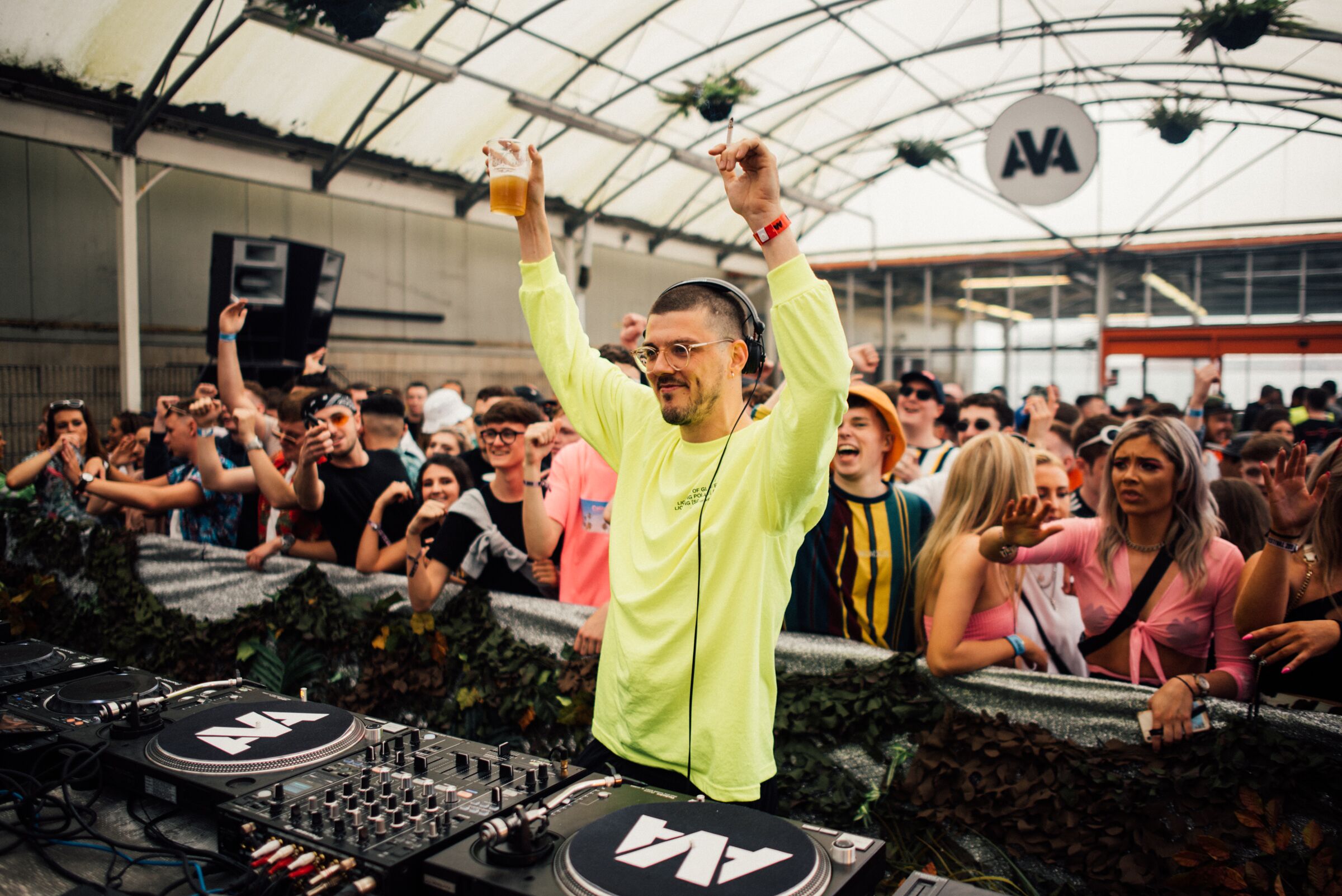 Photo of set Cromby.