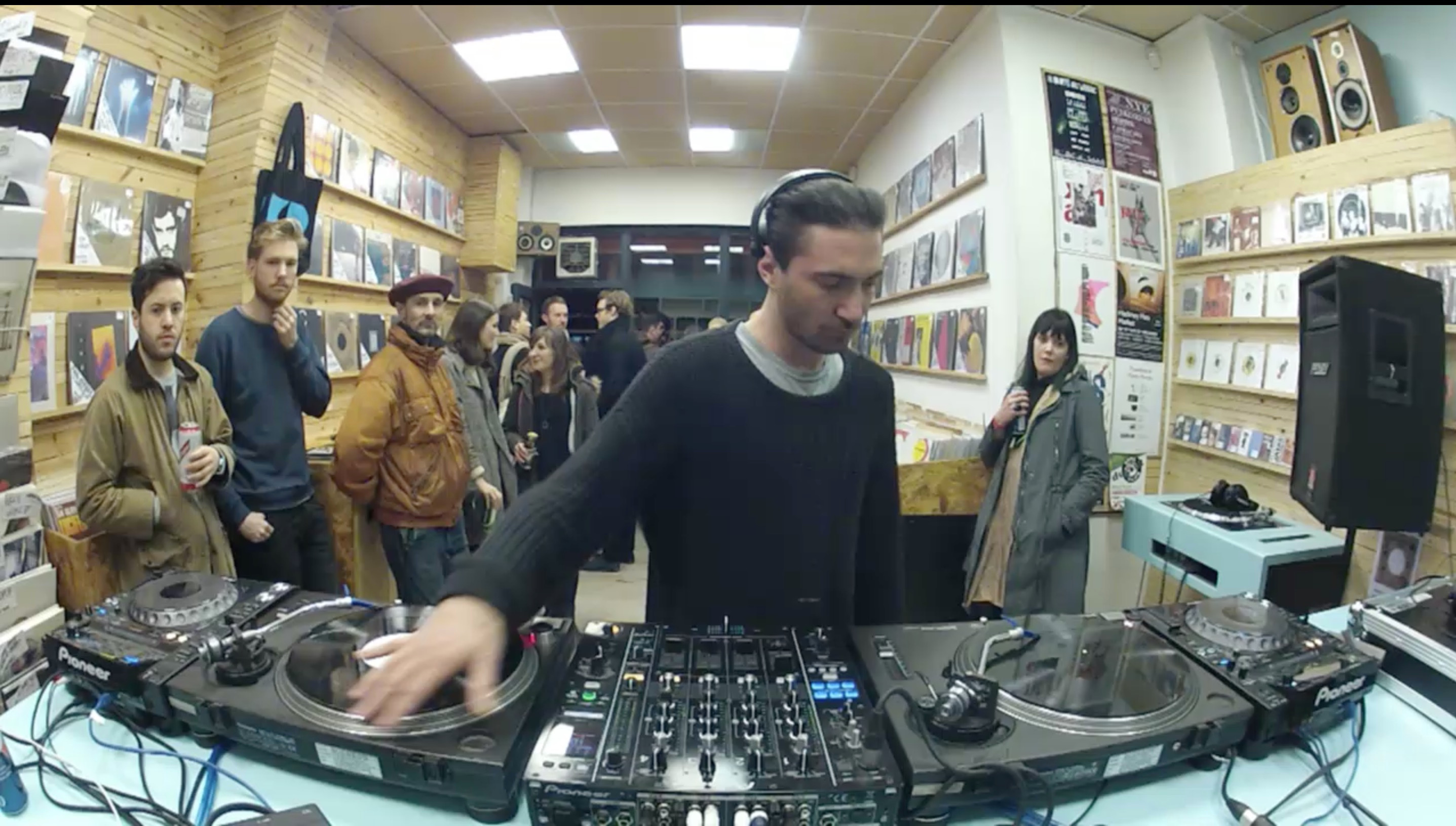 Photo of set October.