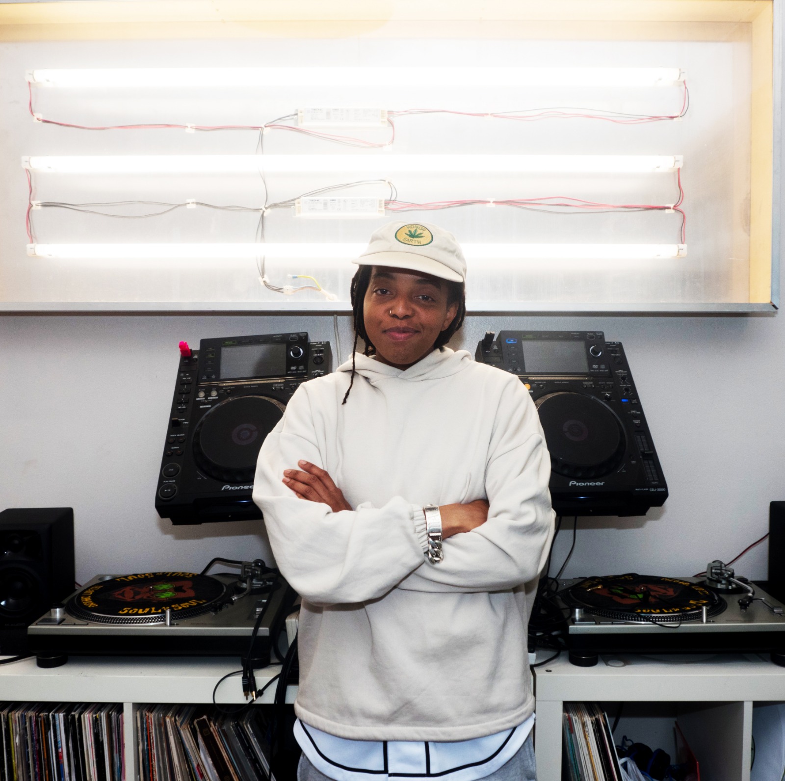 Photo of set Shy One.