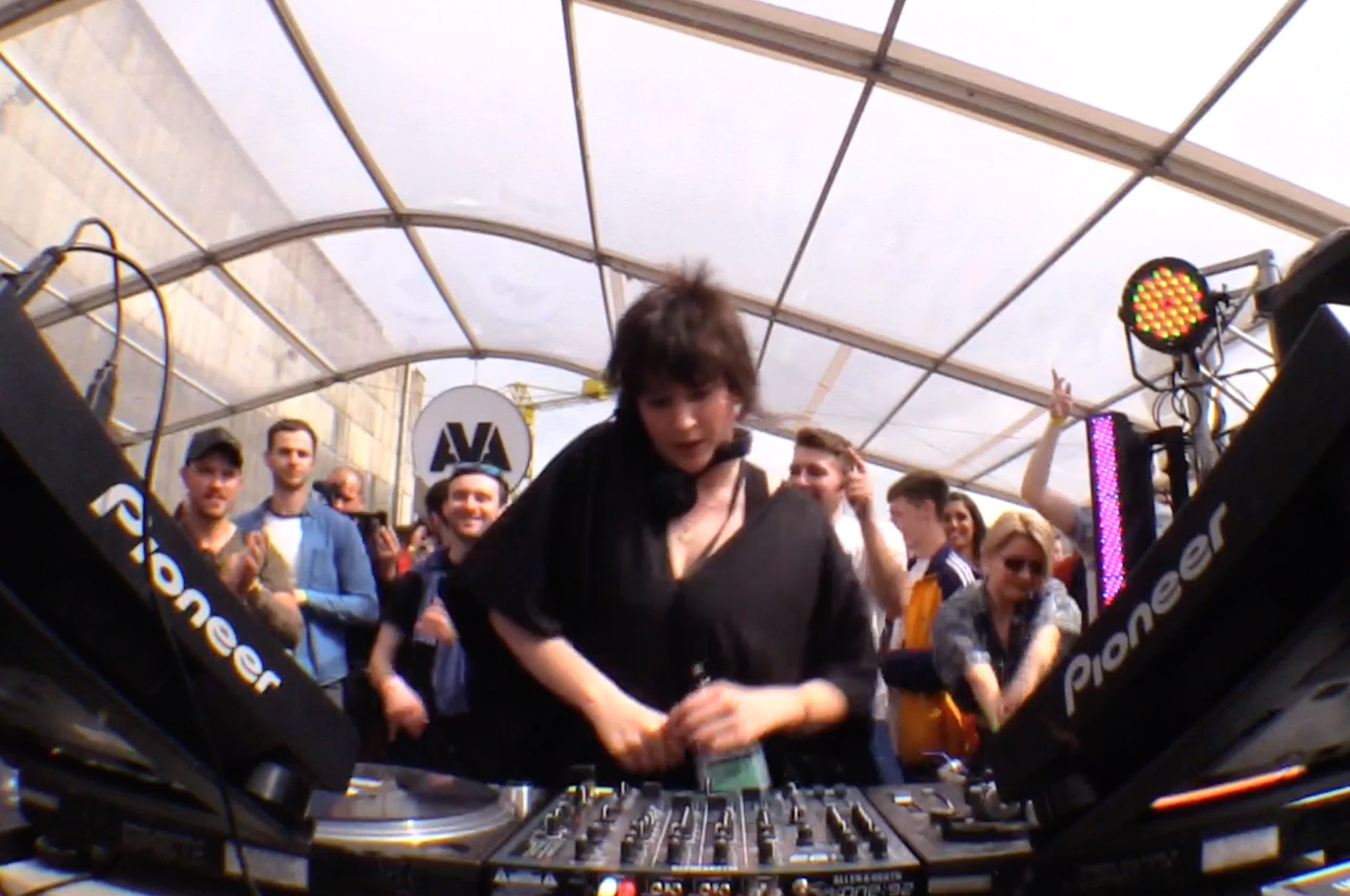 Photo of set Saoirse.