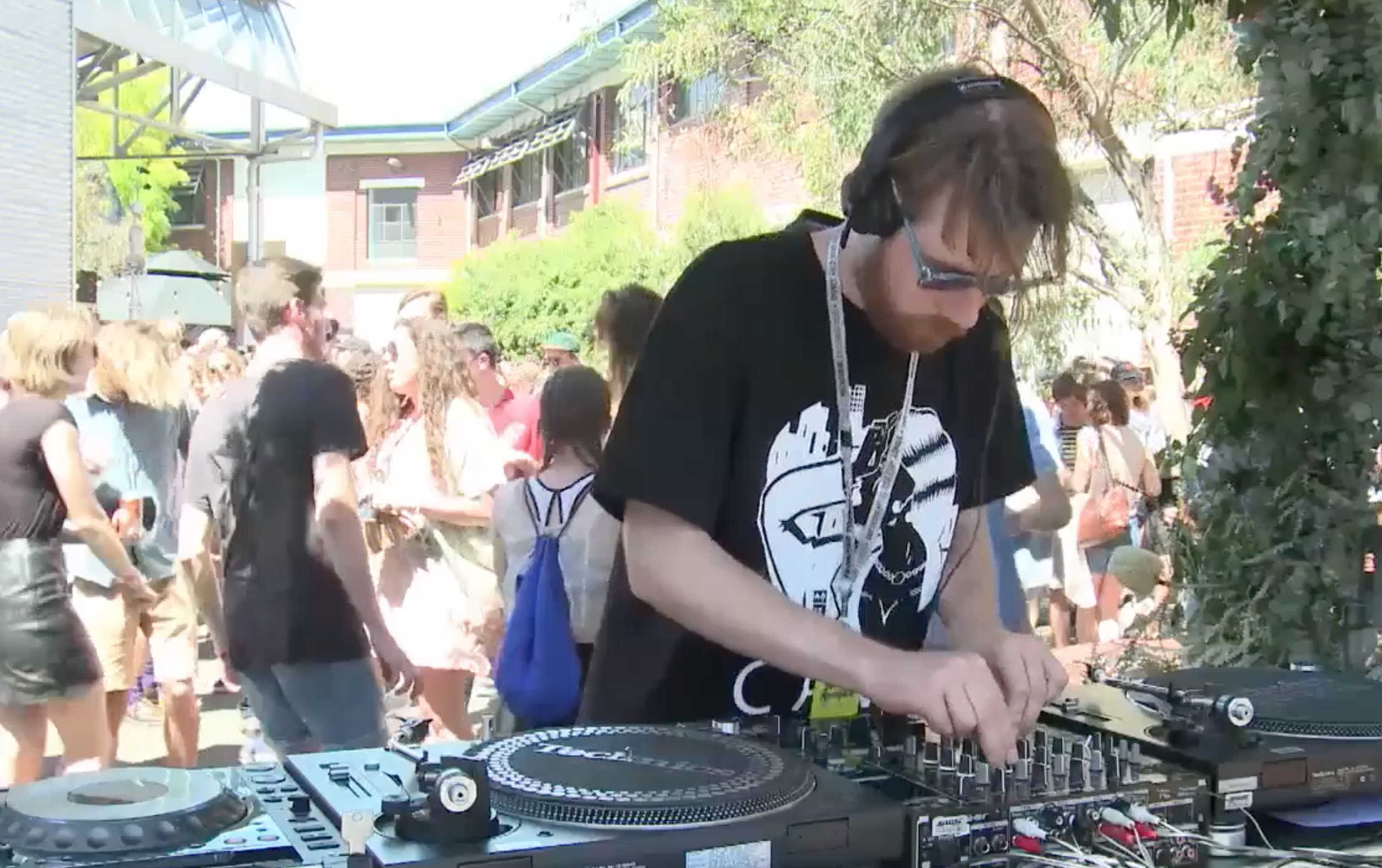 Photo of set Noise In My Head.