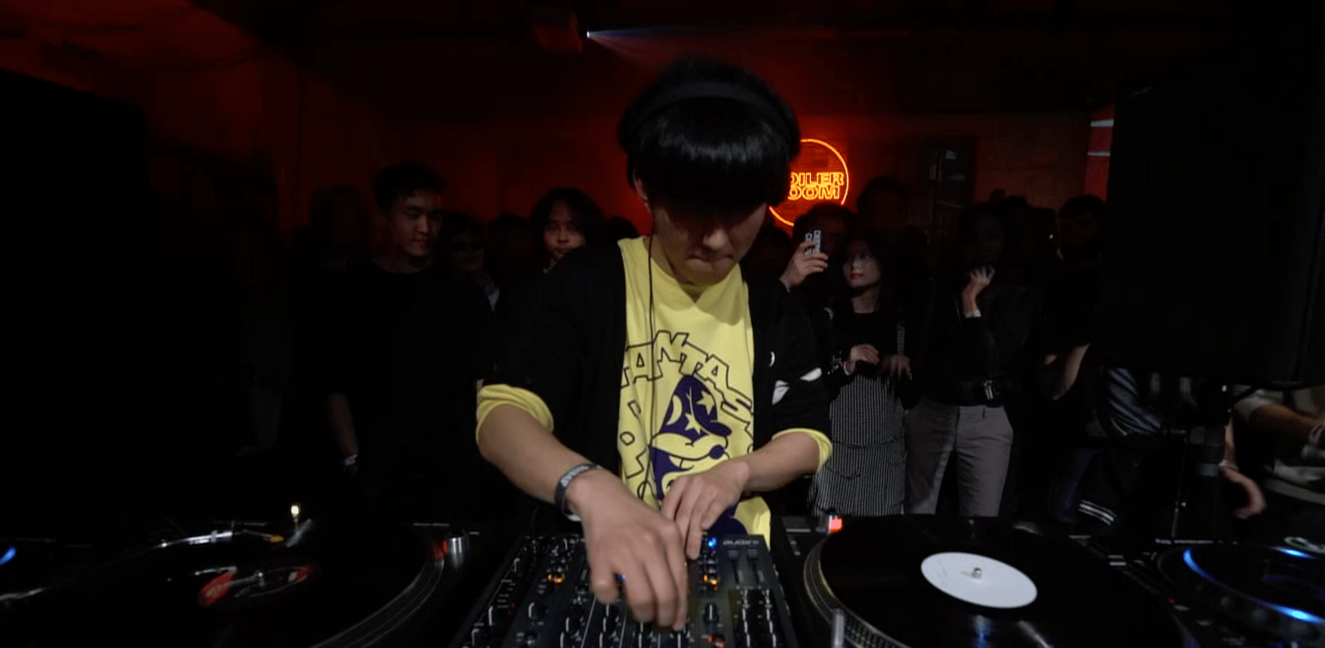 Photo of set DJ Bowlcut.