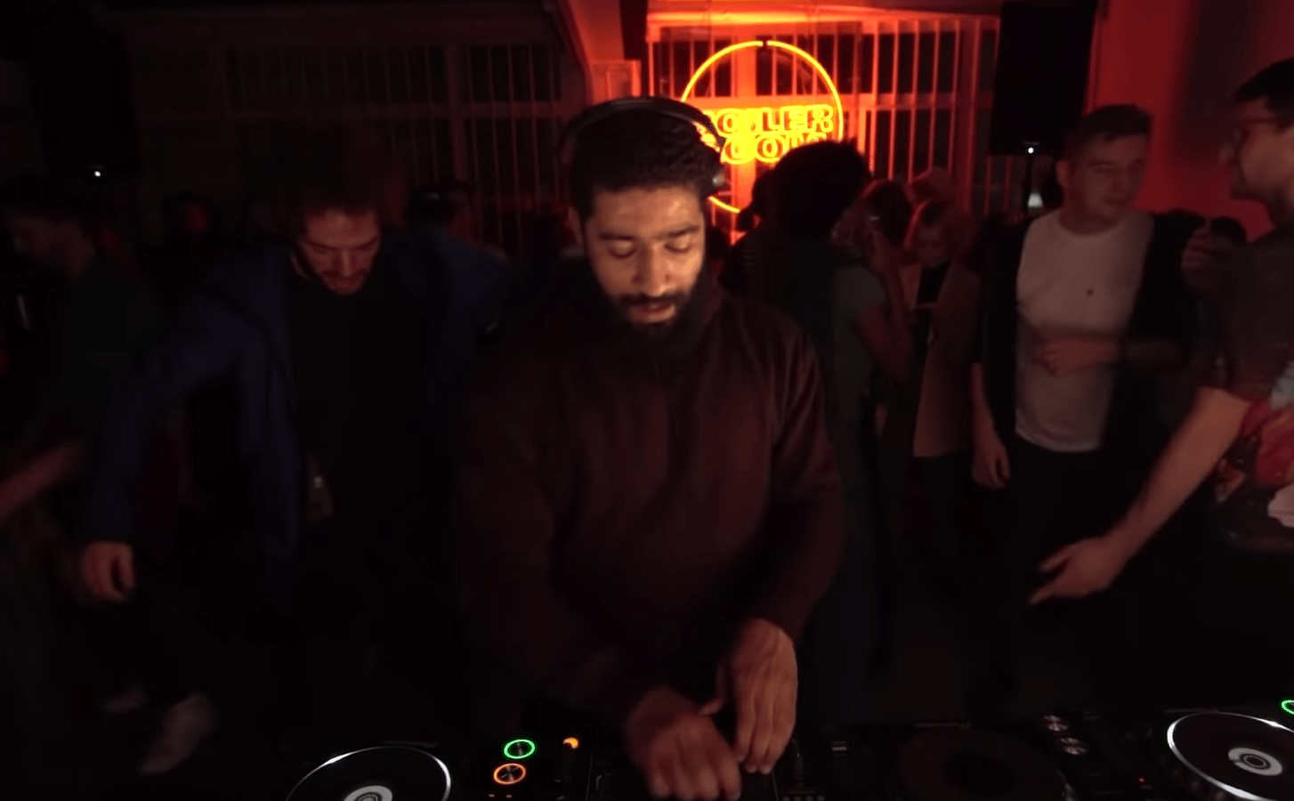 Photo of set HardHouse Banton.