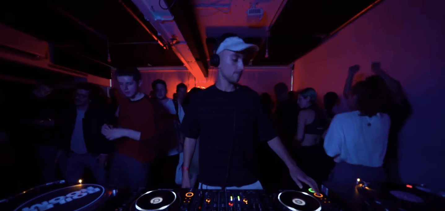 Flyer for event No Moon.